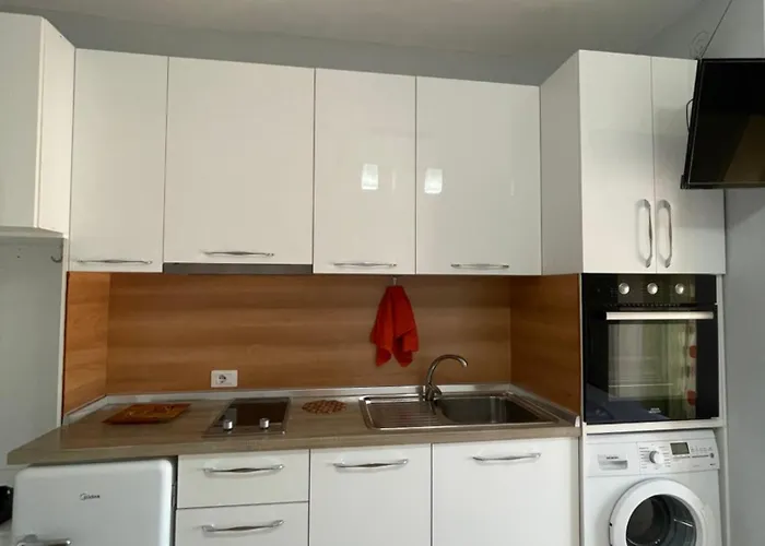 Center Panoramic * 地拉那